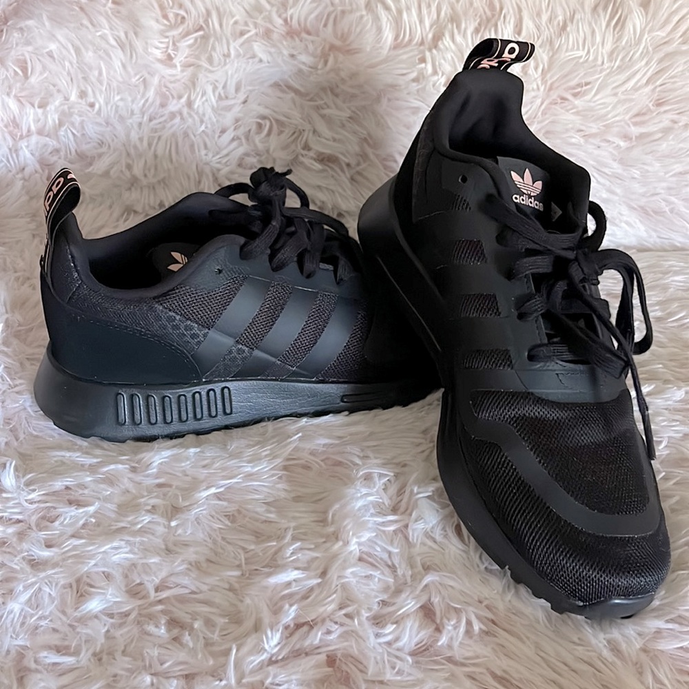 NEW Womens Adidas Athletic Shoe Black Pink Size 9.5 workout activewear running